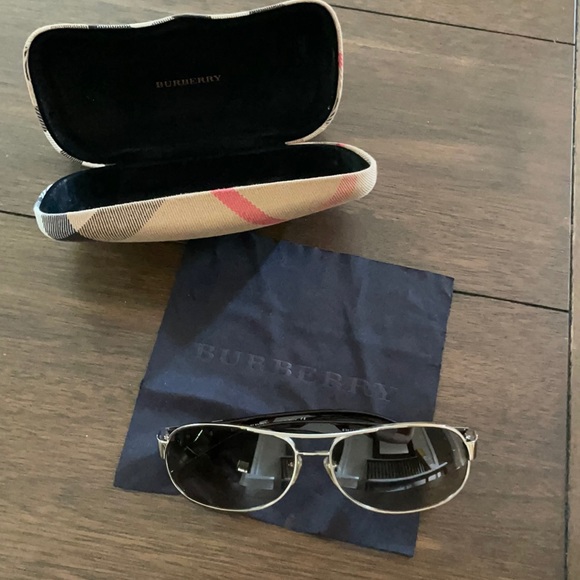 Burberry Accessories - Burberry B3021 aviator sunglasses